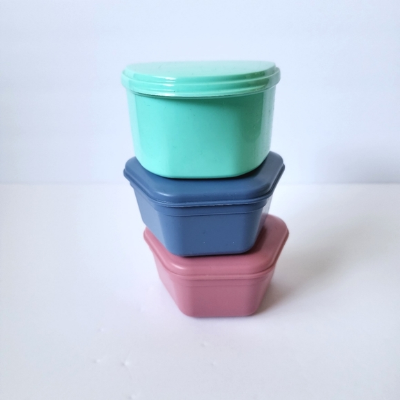 3 blue pink green small containers box ID04 - Picture 4 of 6